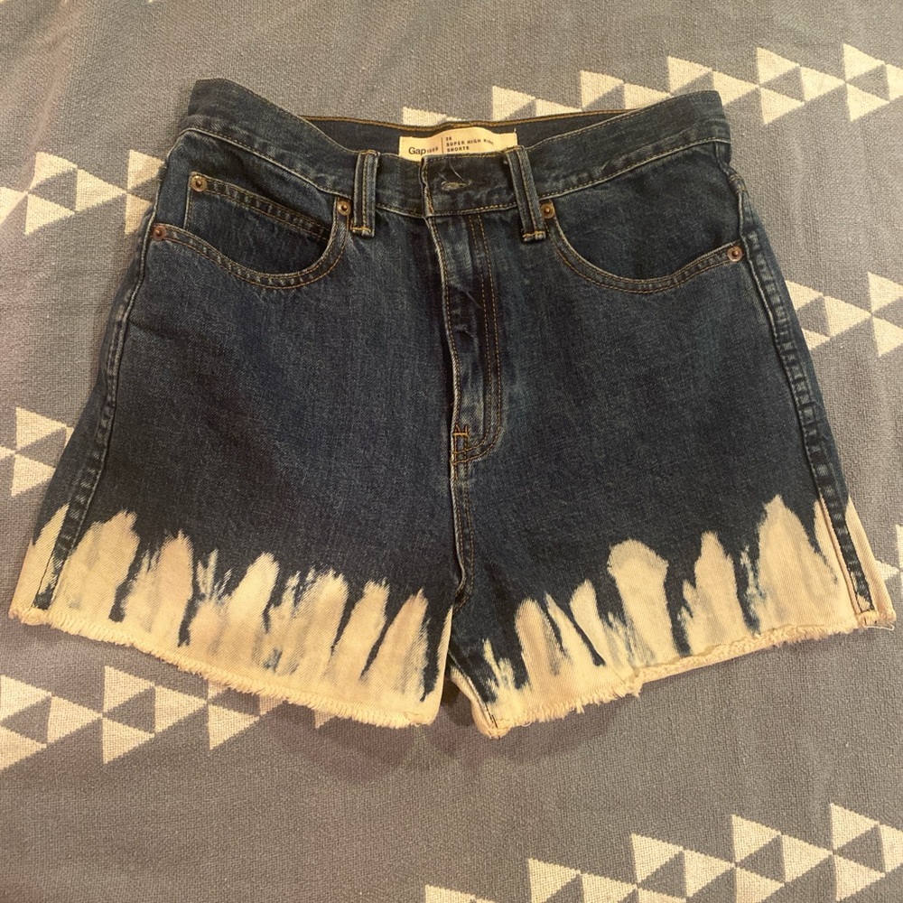 Size 26 gap bleached high rise denim shorts